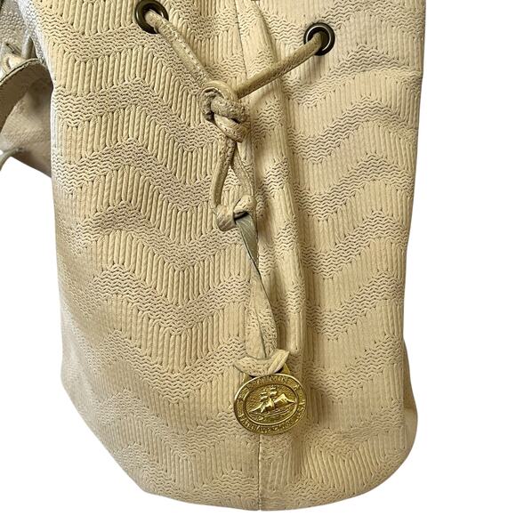 Brahmin 1980s Vintage Early Old Stock Chevron Embossed Cream Leather Bucket Bag - Picture 8 of 12